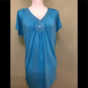 ❤️❤️❤️NWT Embellished Elongated Top, L